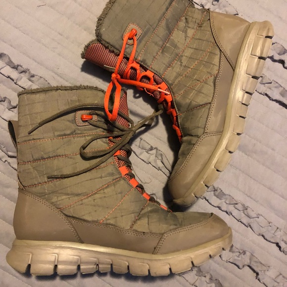 sketchers grey boots